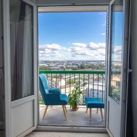 Renovated 2-bed 2 Min From Lyon Daire *
