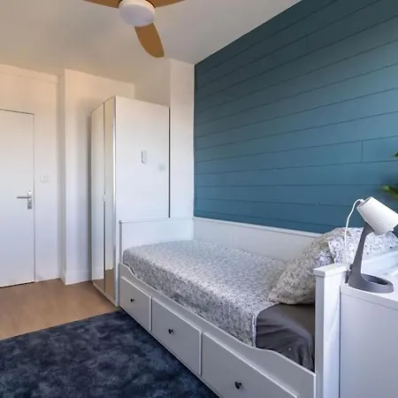 Apartment Renovated 2-bed 2 Min From Lyon